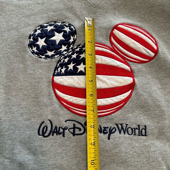 Vintage- Disney World - Epcot Sweatshirt - Size XL - Picture 5 of 7